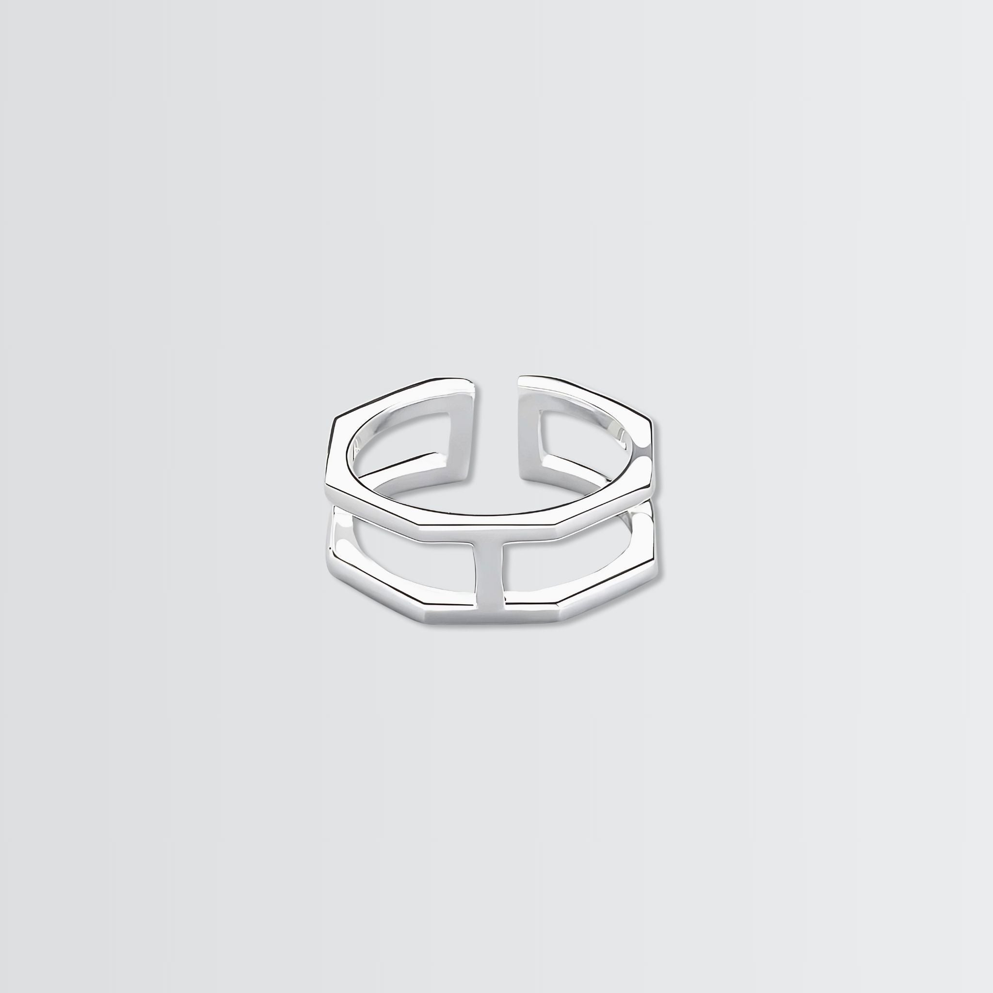 Bague minimaliste aux bords modernes
