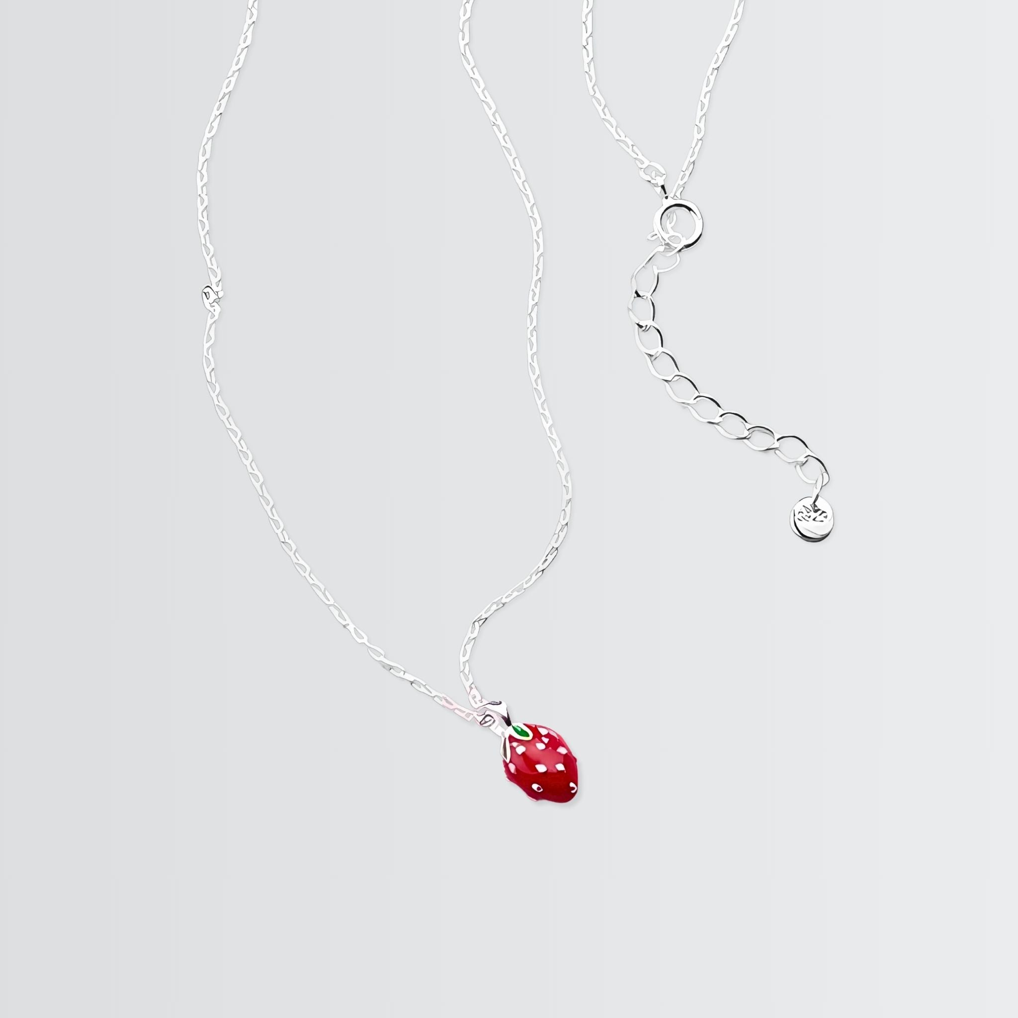 Collier minimaliste à la fraise délicieuse