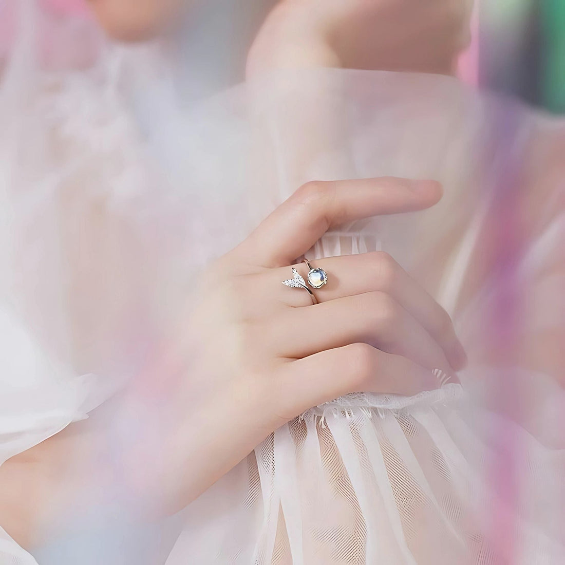 Bague queue de poisson en opale enchantée