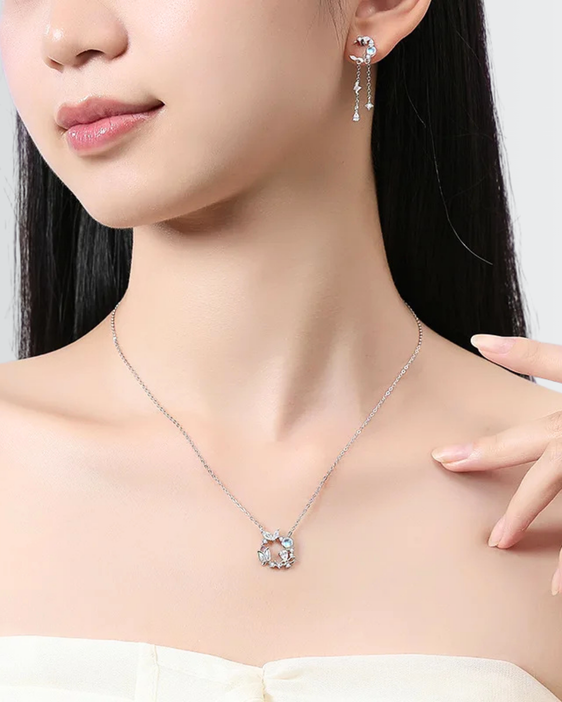 Flutter Glow Tassel Earrings