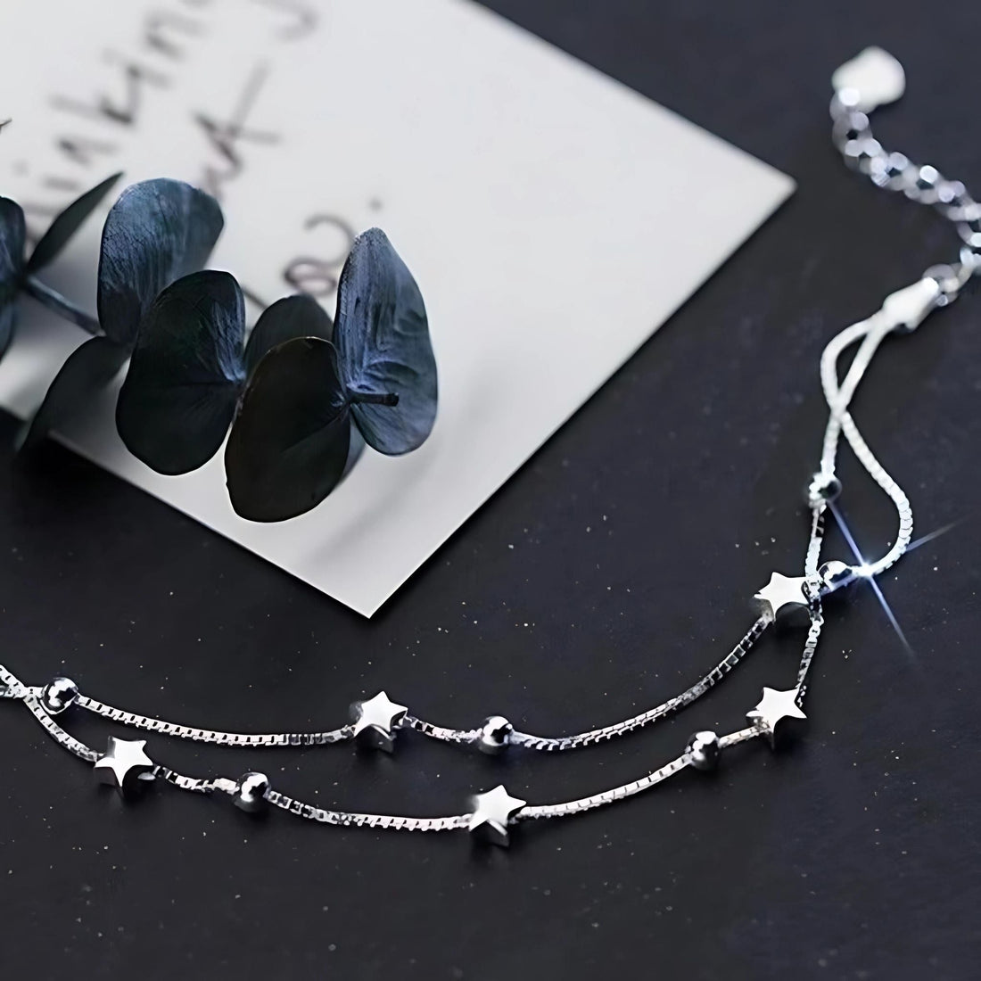 Bracelet minimaliste avec étoiles