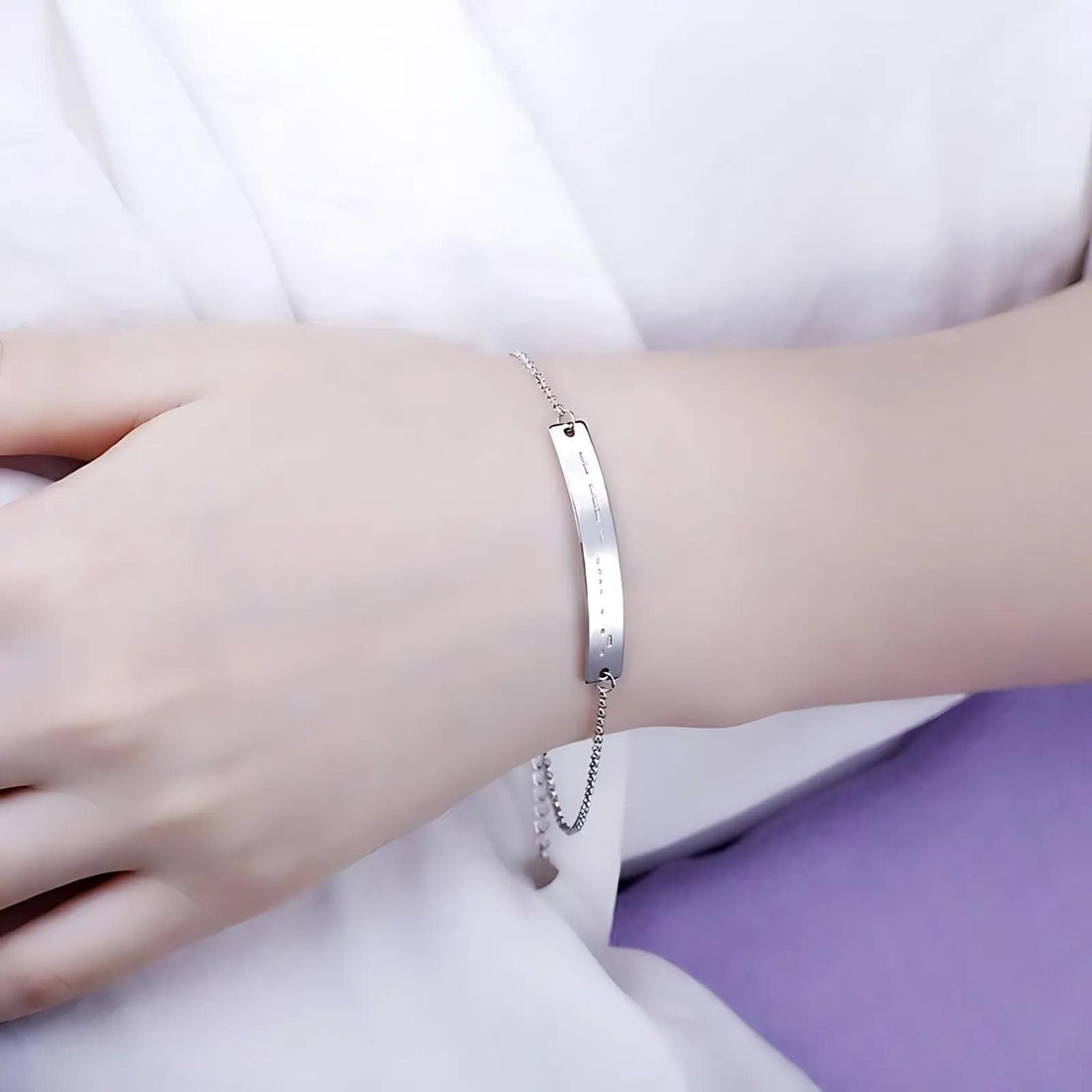 Personnalisez votre bracelet à barre en code Morse