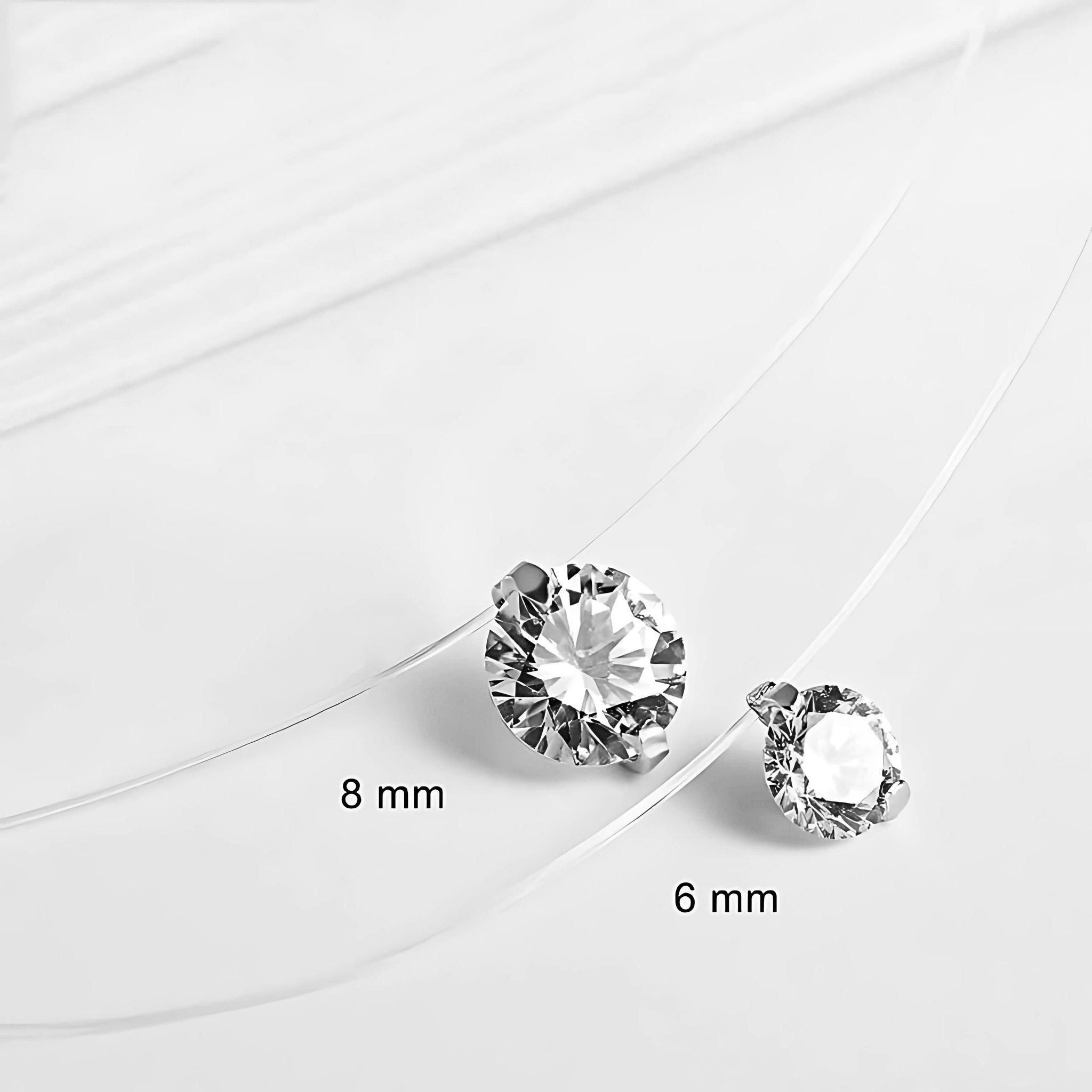 Collier solitaire sexy dissimulé