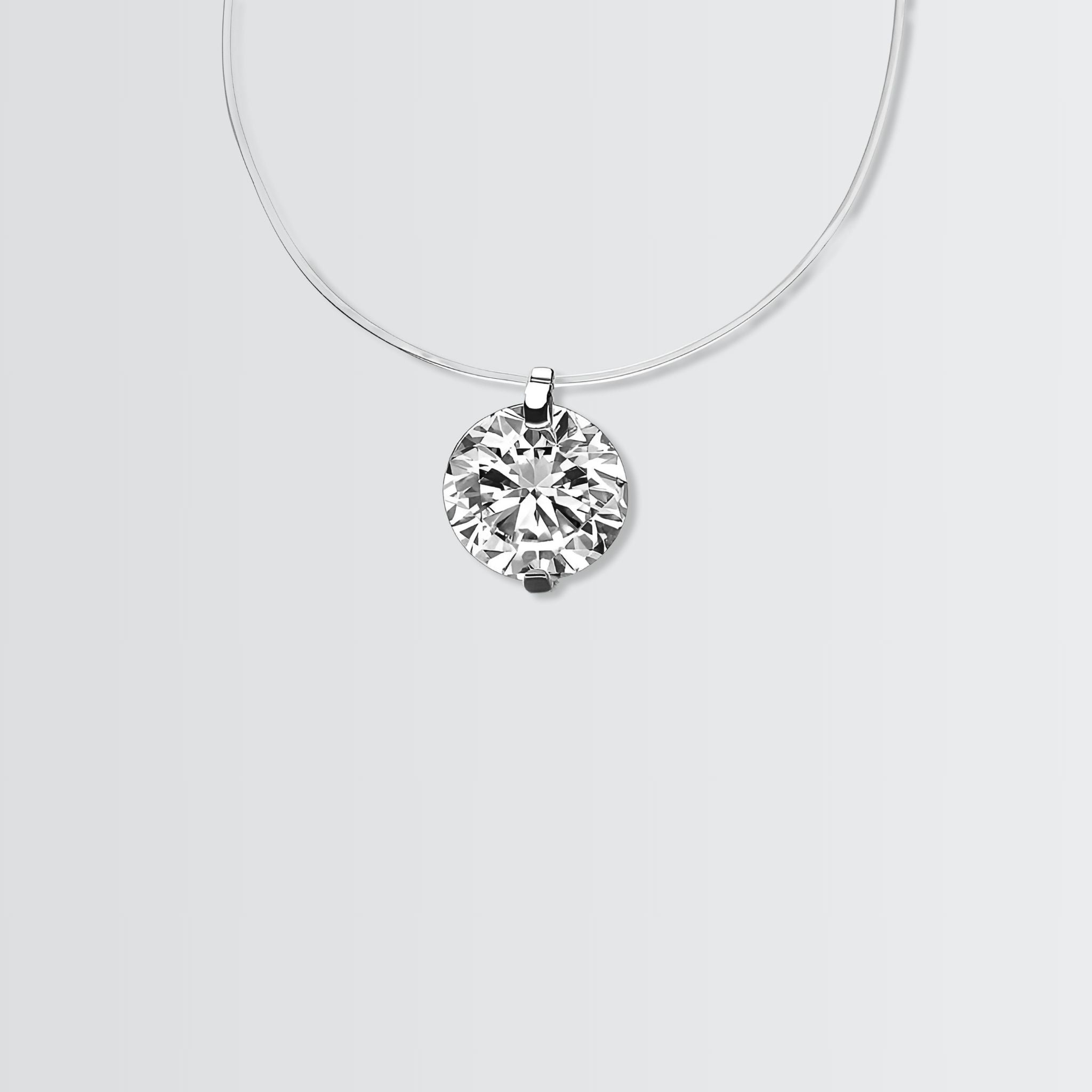 Collier solitaire sexy dissimulé