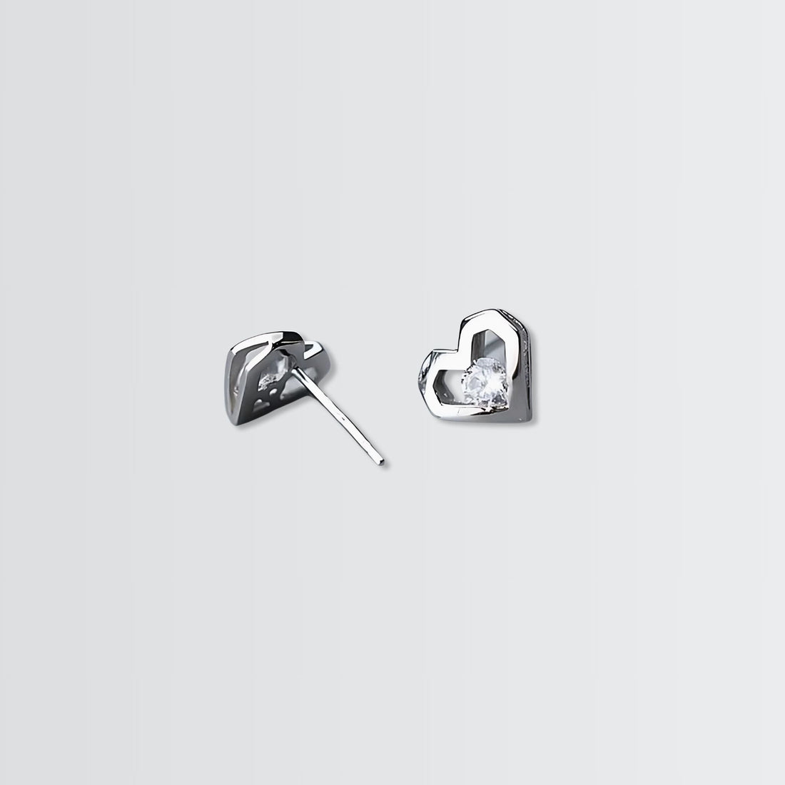 Pendientes minimalistas con corazones modernos