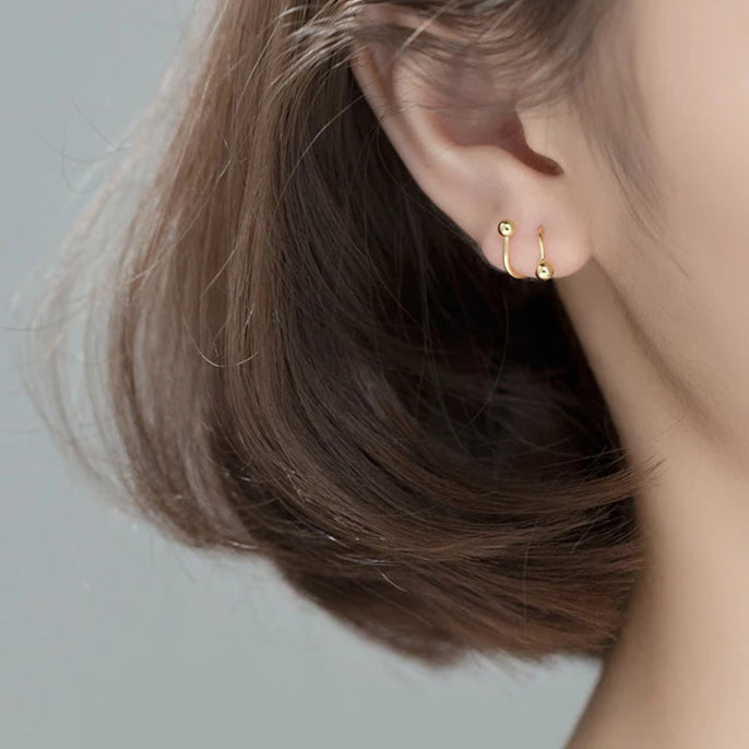 Mini Twirl Hug Earrings