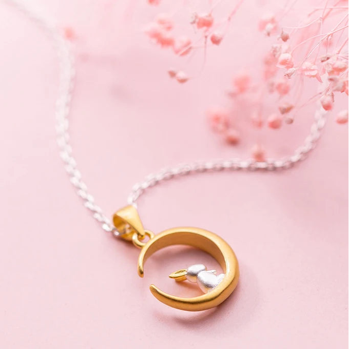 The Lucky Hopper Minimal Necklace