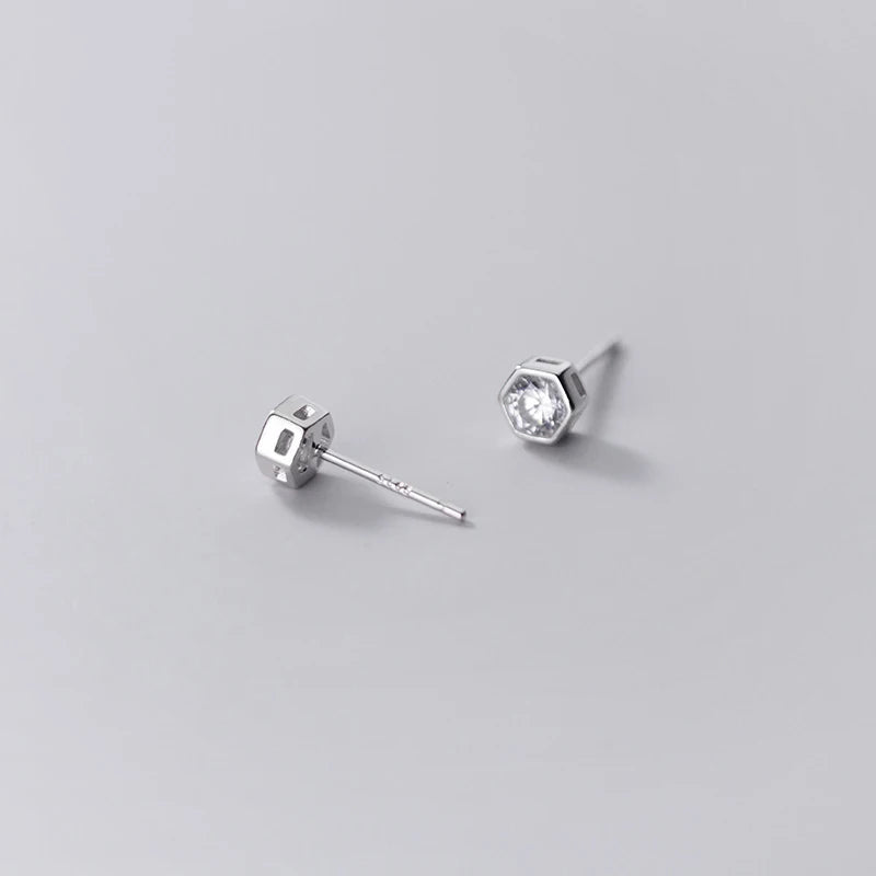 Bold Beam Solitaire Studs