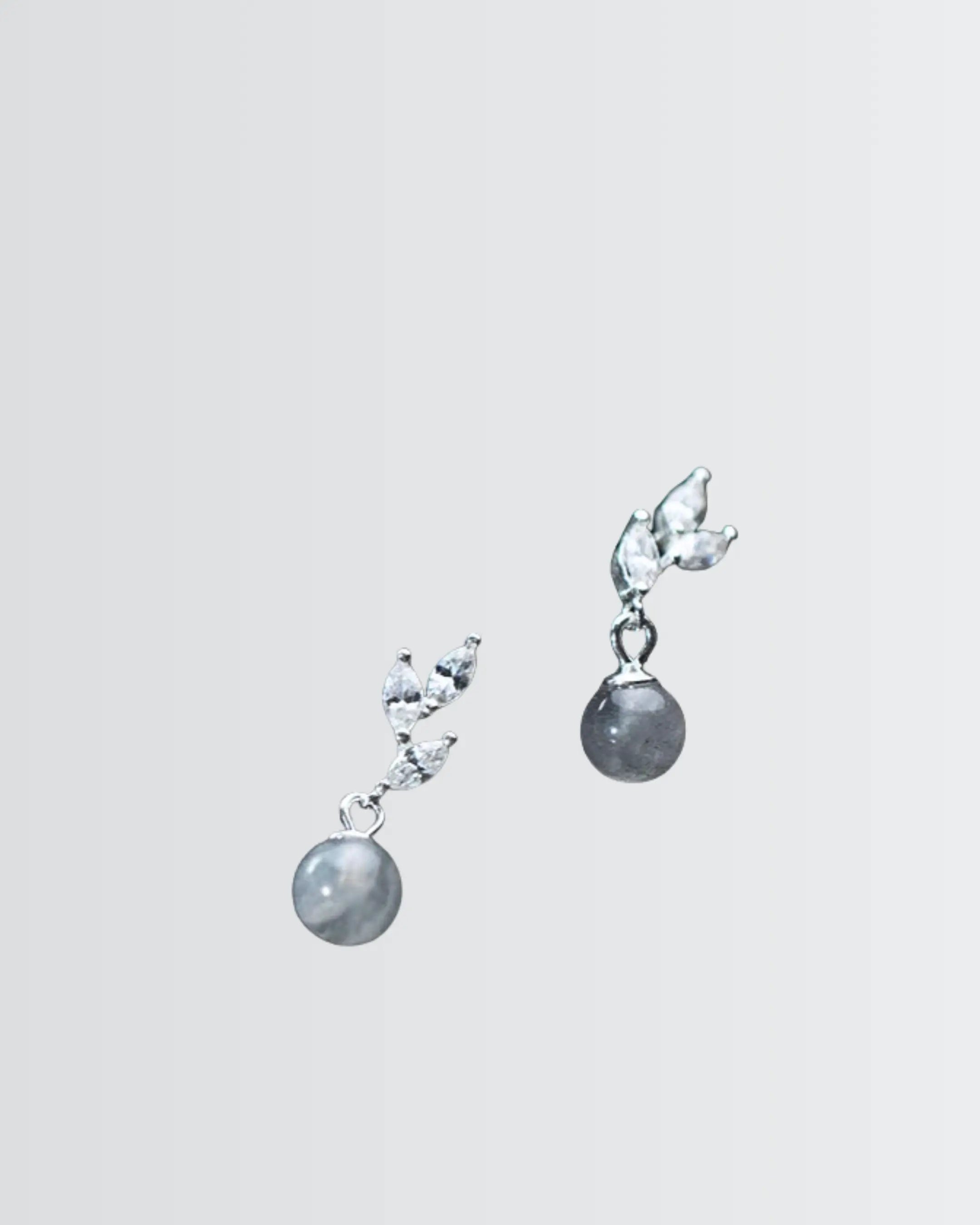 Minimal Leaflet Studs - Silver Earrings by BLINGLANE