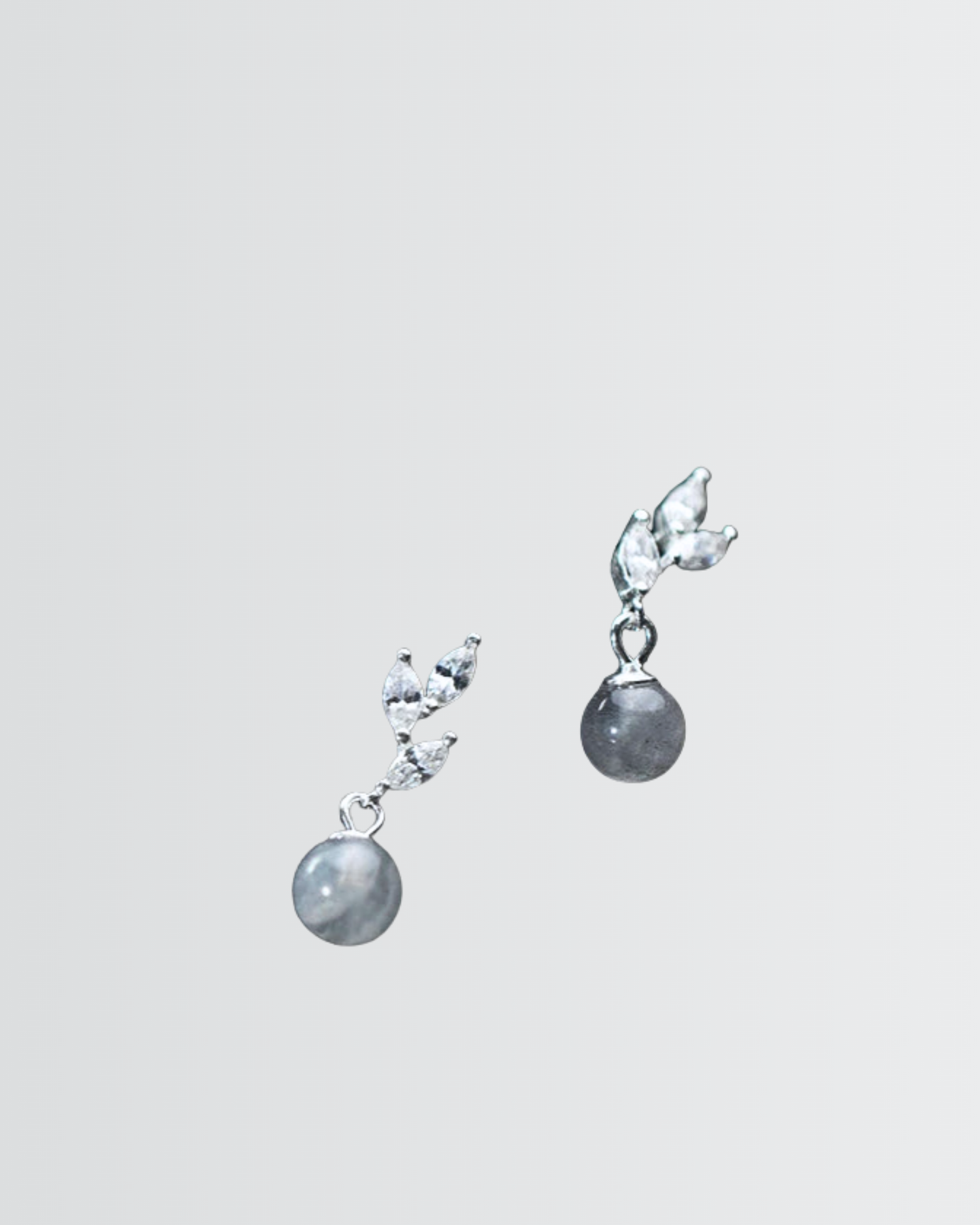 Minimal Leaflet Studs