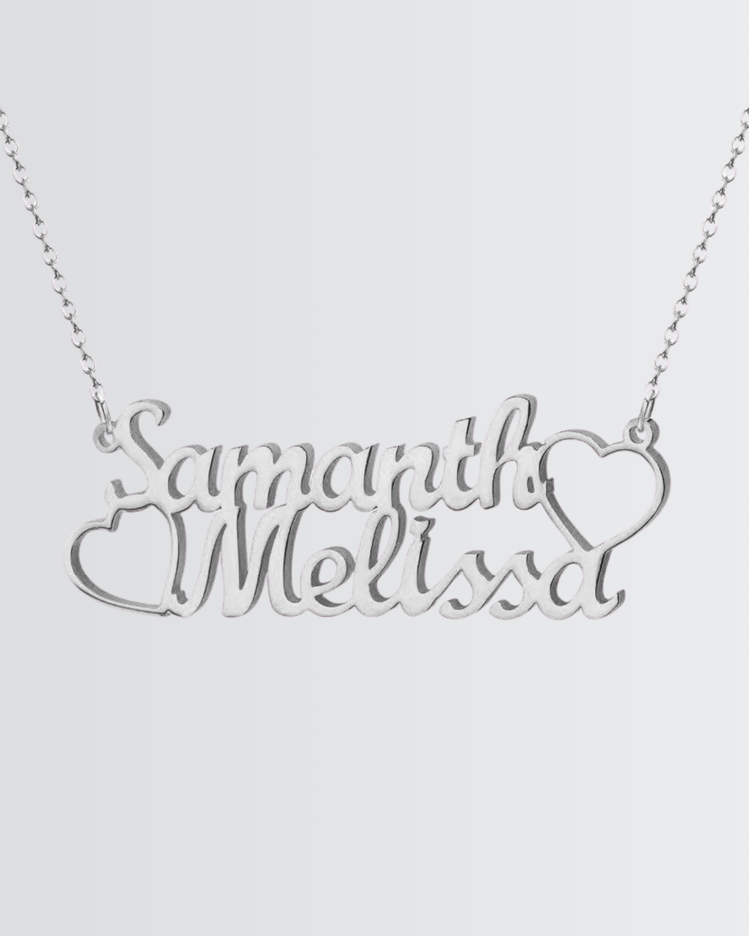 Collier personnalisé avec noms de couple et cœurs