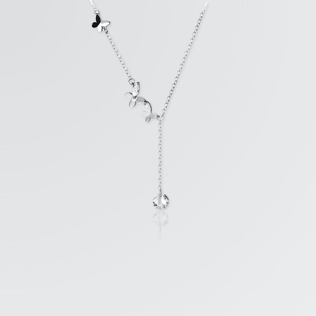 Collier minimaliste avec papillons scintillants