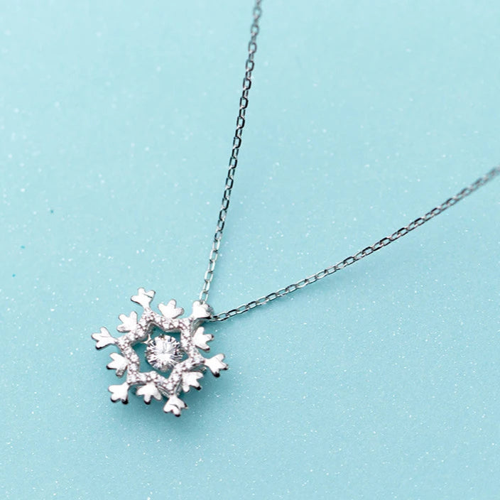 Collier flocon de neige brillant