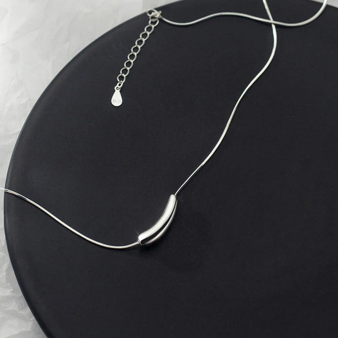 Sleek Radiance Necklace