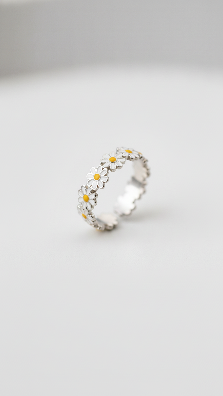 La bague de la marguerite en fleurs